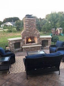 custom backyard fireplaces - Outdoor kitchen inspiration