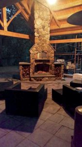 outdoor brick fireplaces - Outdoor kitchen inspiration